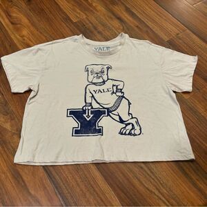 Yale University Bulldog short sleeve crop tee